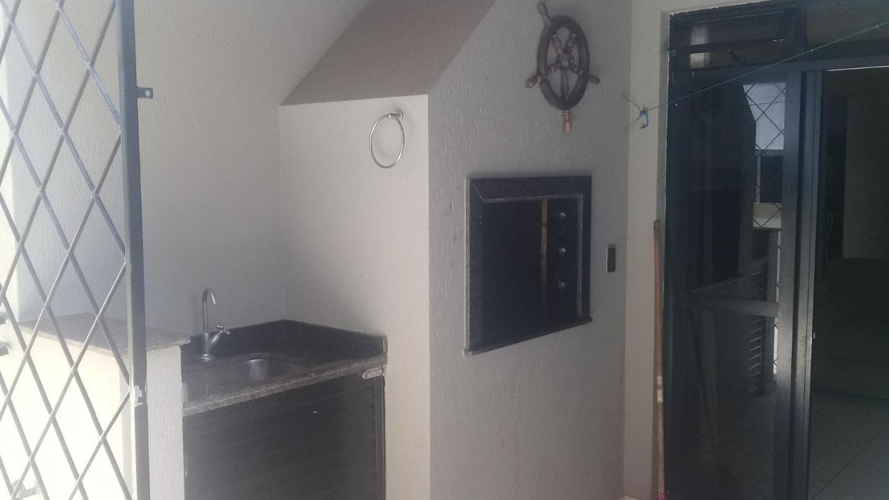 Apartamento De 2 Domitorios E 1 Garagem No Centro De Bombinhas 50 Metros Da Praia Na Avenida Principal Proximo Ao Shopping Punta Blu Dış mekan fotoğraf
